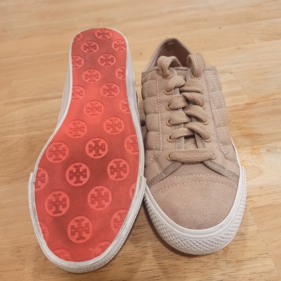 Tory Burch Bryant Sneakers Beige Quilted Leather Size 6 - Picture 12 of 16